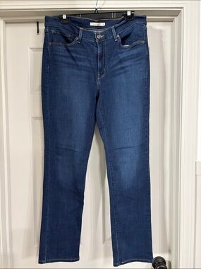 Levi’s Women’s Dark Blue Classic Straight-Leg Jeans
